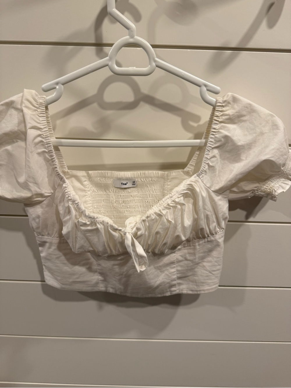 TNA White Puff Sleeve Smocked Crop Top - Picture 3 of 6